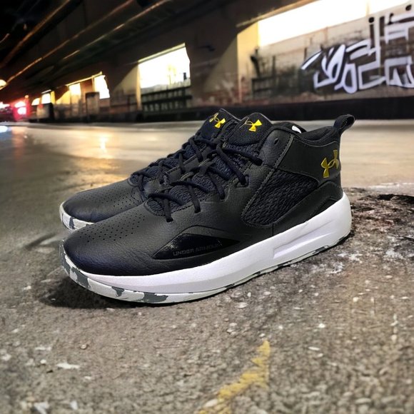 Under Armour Lockdown 5 Basketball Shoes - Picture 1 of 16
